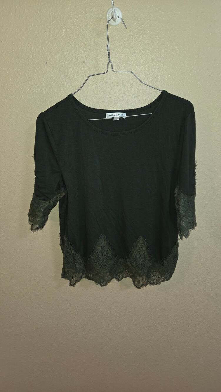 Roommates Green Lace Trim Top Size L